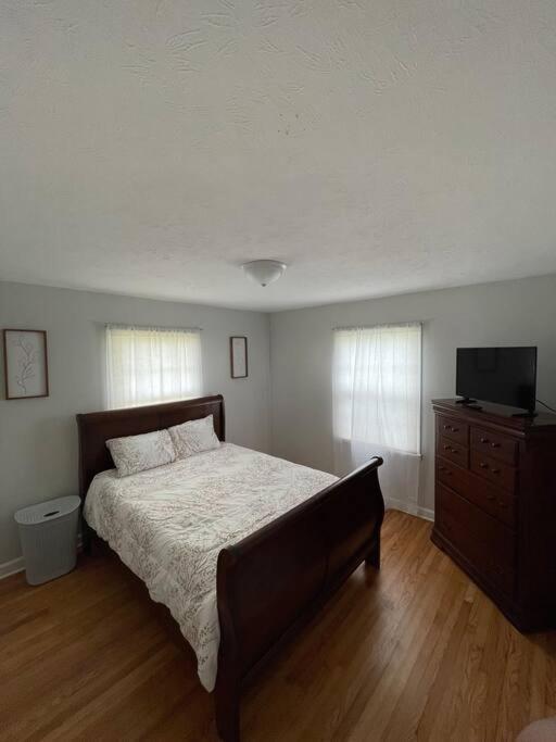 1 King/2queen Bd Next To Big Park Villa